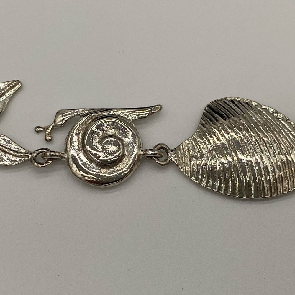 Silver-Tone Sea Life Beach Bracelet - Shells & Snails - Size 7.75” - Picture 6 of 6